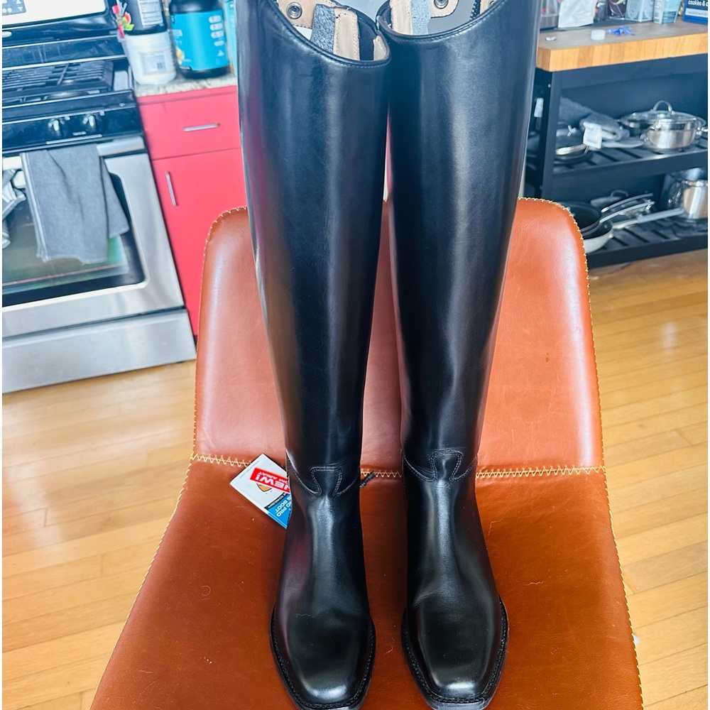 Ariat Maestro Pro dress boot zip up.